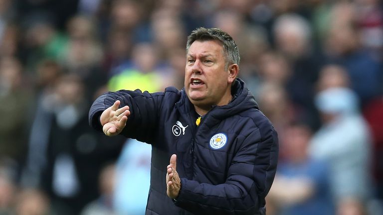 Craig Shakespeare gives his Leicester players instructions during the Premier League match against West Ham