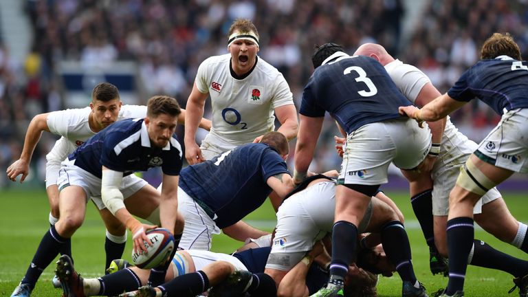 England's hooker Dylan Hartley (C) shouts insctructions during the Six Nations international rugby union match between England and Scotland at Twickenham s