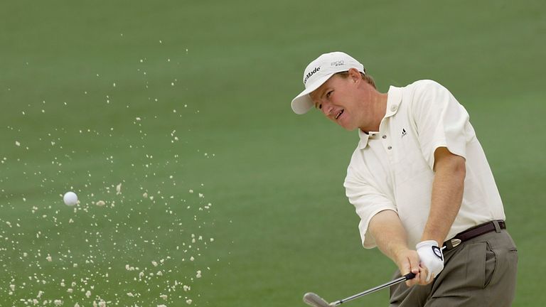 AUGUSTA, :  Ernie Els of South Africa comes out of the sand near the second green 12 April 2002 during the second round for the 2002 Masters Tournament at 