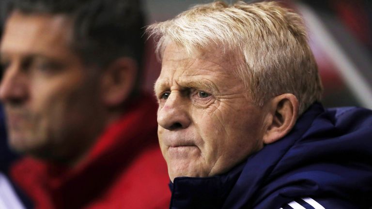 Gordon Strachan looks on during the international freindly between Scotland and Canada at Easter Road