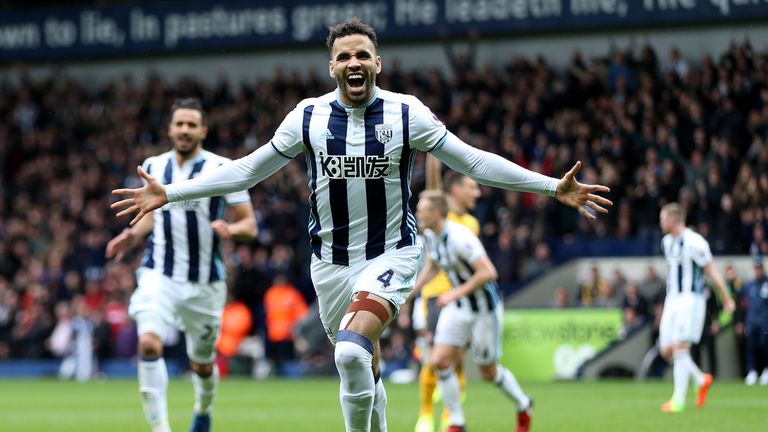 WEST BROMWICH, ENGLAND - MARCH 18:  Hal Robson-Kanu of West Bromwich Albion celebrates scoring his sides second goal during the Premier League match betwee