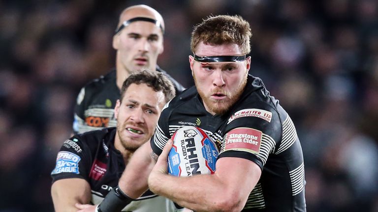 Hull FC's Scott Taylor breaks through the Widnes Vikings line during the Super League match at the KCOM Stadium, Hull.