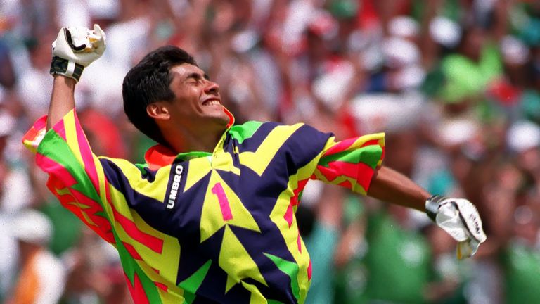 Jorge Campos celebrates Mexico's 2-1 victory over Republic of Ireland at World Cup USA '94