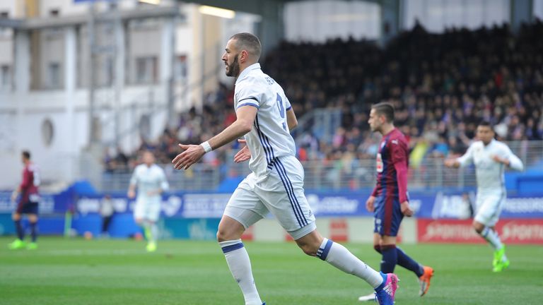 EIBAR, SPAIN - MARCH 04:  Karim Benzema of Real Madrid celebrates after scoring Real's 1st goal during the La Liga match between SD Eibar and Real Madrid 