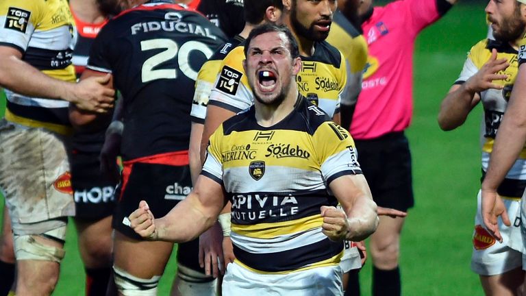 La Rochelle's players celebrate after beating Toulouse