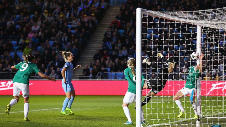 Bronze scores against Fortuna 