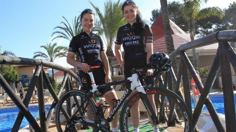 Lucy and Grace Garner  (Instagram @wigglehigh5)