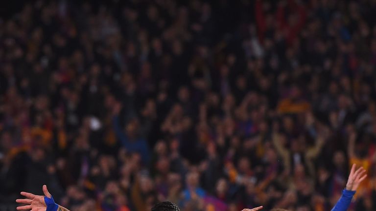Luis Suarez goal celeb, Barcelona v Paris Saint-Germain, Champions League