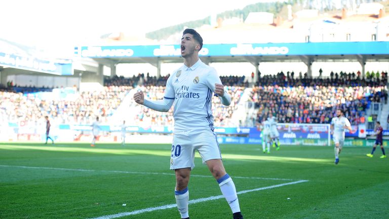 EIBAR, SPAIN - MARCH 04:  Marco Asensio of Real Madrid celebrates after scoring Real's 4th goal during the La Liga match between SD Eibar and Real Madrid