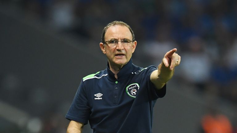 LILLE, FRANCE - JUNE 22:  Martin O'Neill manager of Republic of Ireland gestures during the UEFA EURO 2016 Group E match between Italy and Republic of Irel