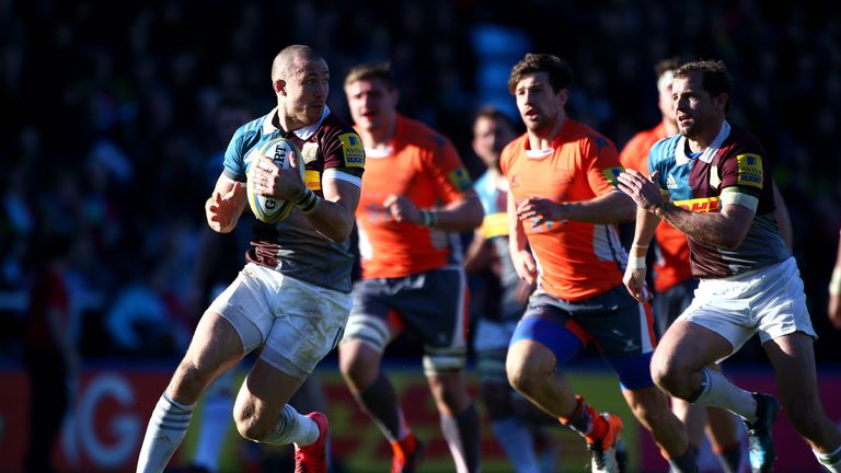  Mike Brown attacks for Harlequins