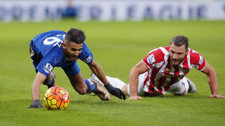 Riyad Mahrez  and Erik Pieters compete during a 2-2 draw in December 2016