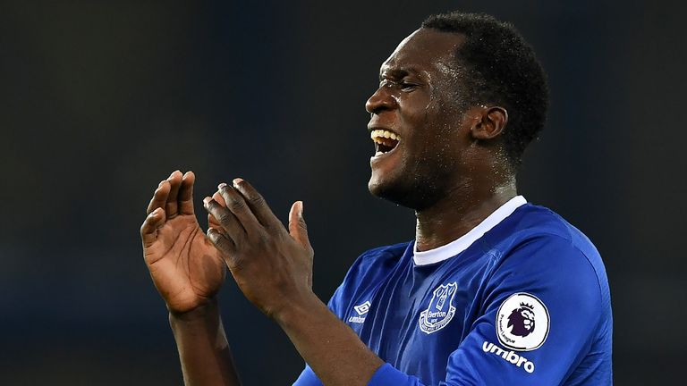 Romelu Lukaku reacts after missing a chance to score in the match against Arsenal at Goodison Park