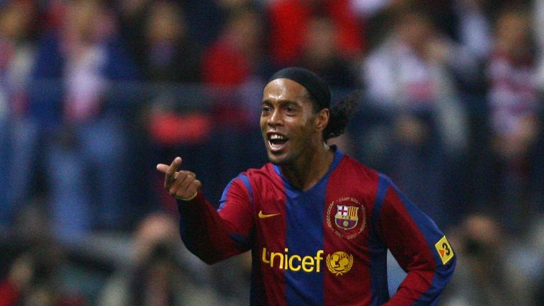 Ronaldinho se unió a Barcelona en 2003 y ganó el Balon d'Or en 2005