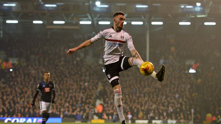 LONDON, ENGLAND - DECEMBER 17: Scott Malone of Fulham in action during the Sky Bet Championship match between Fulham and Derby County at Craven Cottage on 