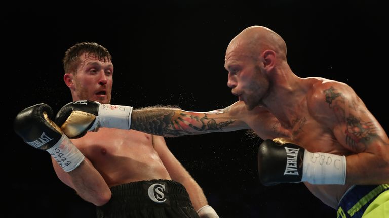 Cardle beat Hooper in Glasgow