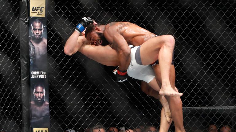 Welterweight champion Tyron Woodley takes Stephen Thompson to the mat