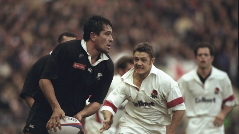 6 Dec 1997:  Zinzan Brooke of New Zealand passes the ball during an All Blacks tour match against England at Twickenham in London. The match ended in a 26-