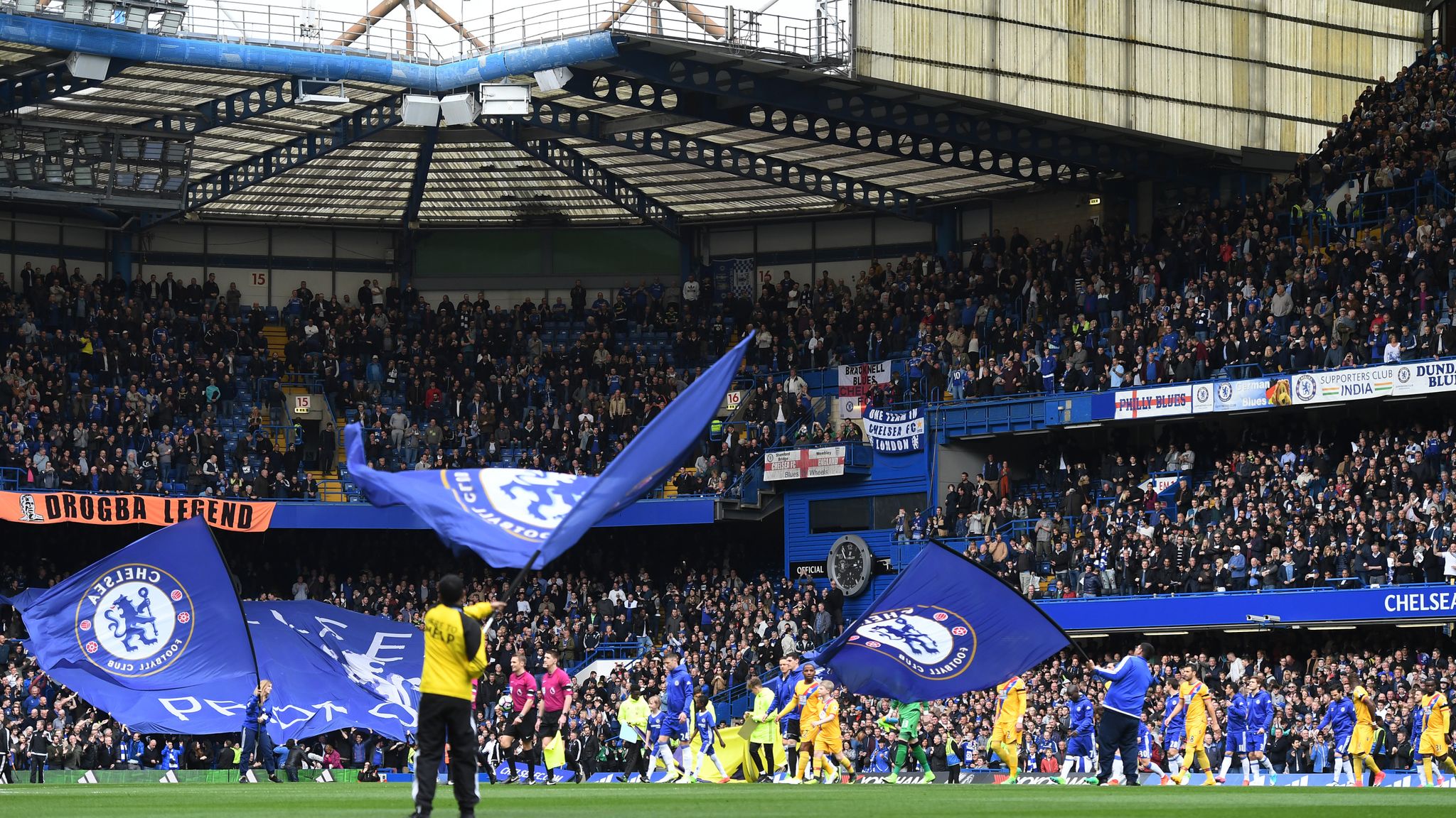 FA ask Chelsea, Crystal Palace for observations on flares set off