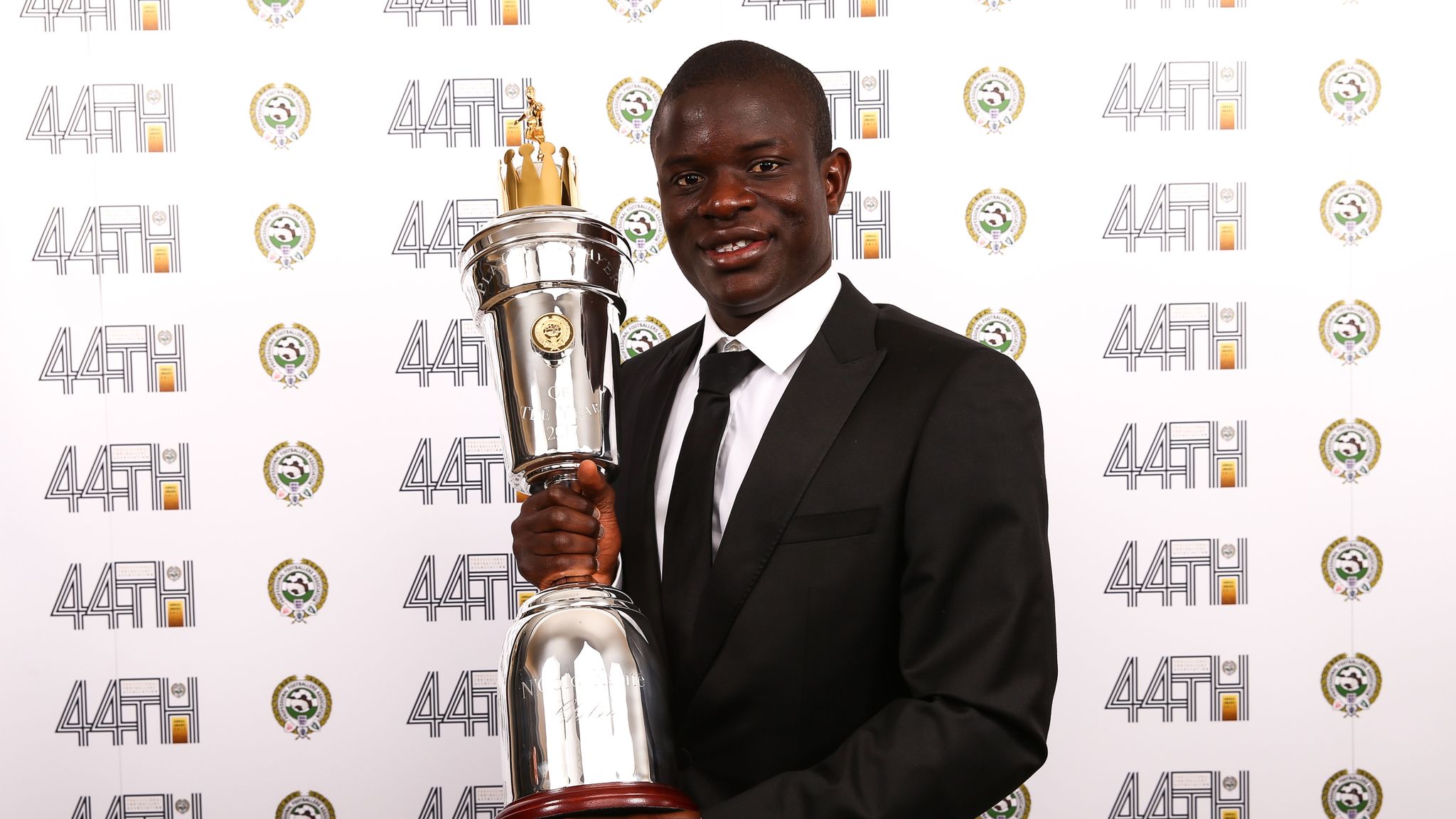 Chelsea's N'Golo Kante wins PFA Players' Player of the Year award ...