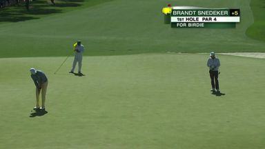 Snedeker holes birdie putt on the 1st