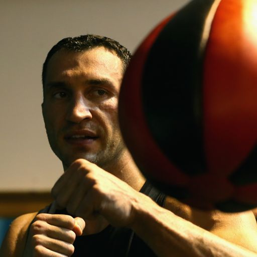 Wlad spars title challenger
