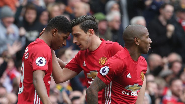 Marcus Rashford celebrates his goal with team-mates, Manchester United v Chelsea, Premier League