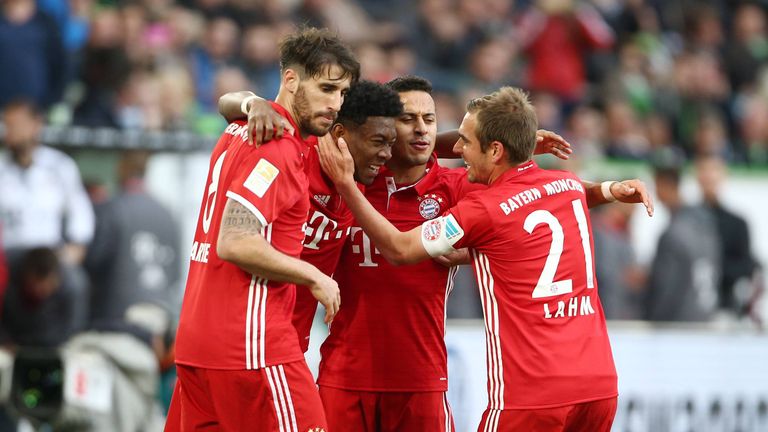 Bayern bejubelt das 6:0 - und den fünften Meistertitel in Folge.