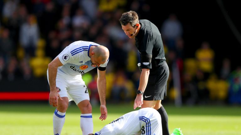 Sunderland's Jermain Defoe went down with an injury, but played the rest of the match