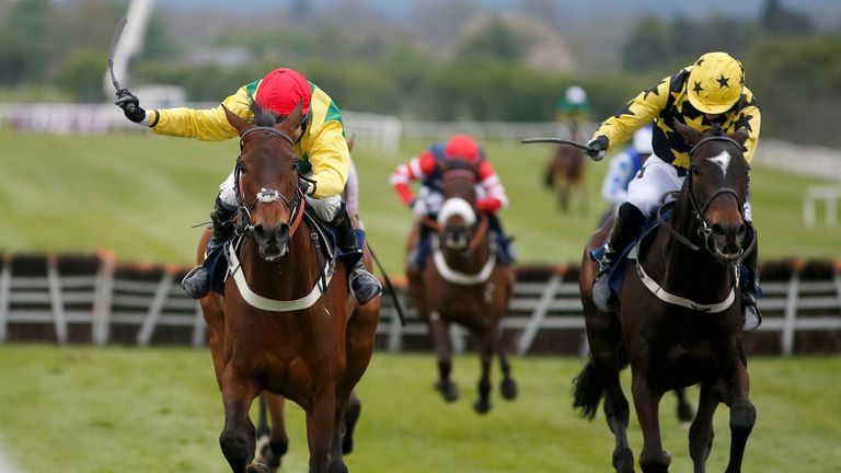 Bacardys and Finian's Oscar battle it out at Punchestown.