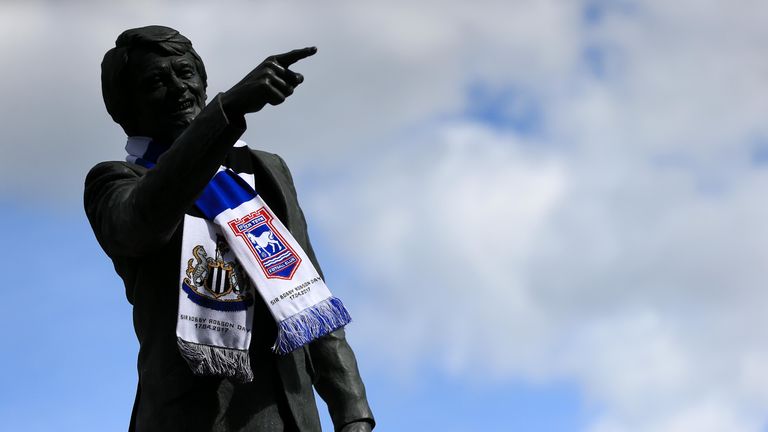 Both sides honoured Sir Bobby Robson, who managed Ipswich and Newcastle, ahead of the game