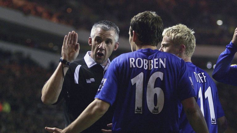Referee Chris Foy showed Chelsea's Arjen Robben a second yellow after celebrating with the supporters back in 2006