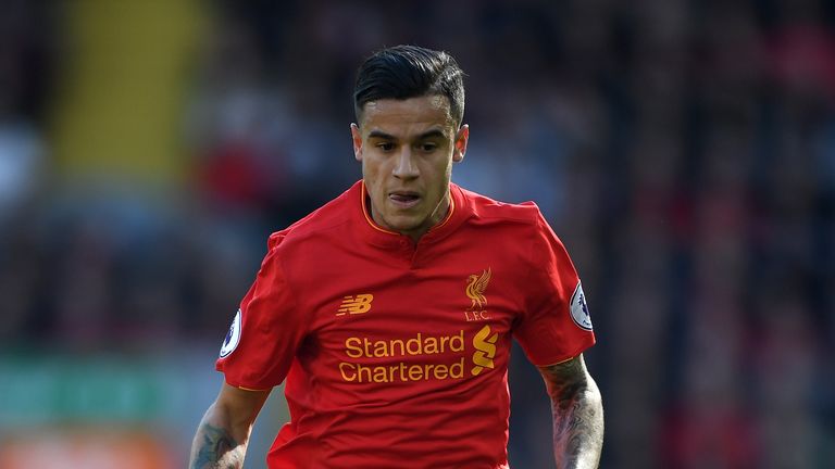Philippe Coutinho stayed on his feet after being clipped by Martin Kelly in the penalty area