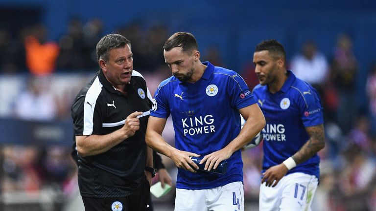 Craig Shakespeare gives instructions to Danny Drinkwater during Leicester's Champions League quarter-final at Atletico Madrid