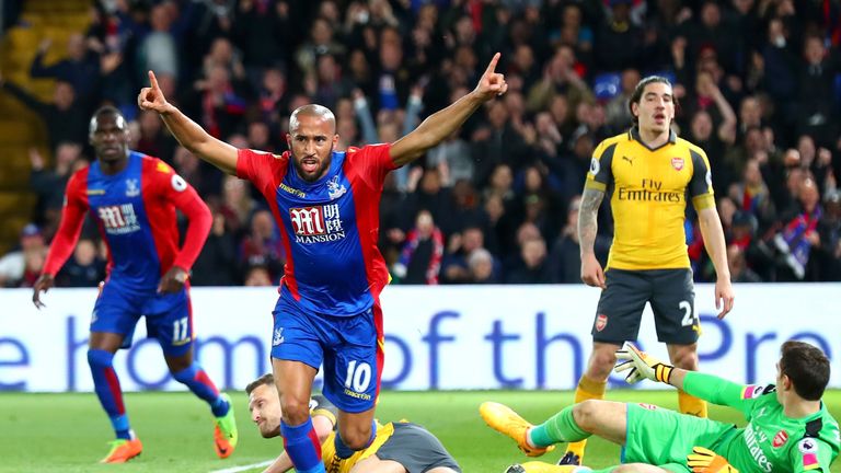  Andros Townsend of Crystal Palace (10) celebrates as he scores their first goal during against Arsenal