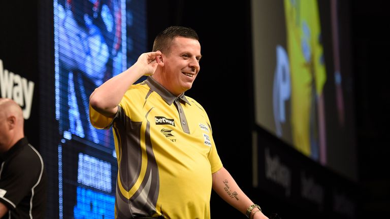 20/4/17: Dave Chisnall v Adrian Lewis. Belfast. Picture: Michael Cooper
