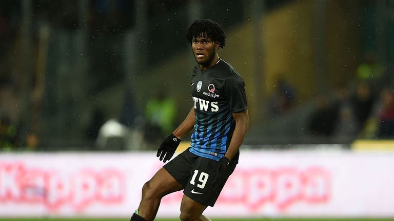 NAPLES, ITALY - FEBRUARY 25:  Frenck Kessie of Atalanta BC in action during the Serie A match between SSC Napoli and Atalanta BC at Stadio San Paolo on Feb