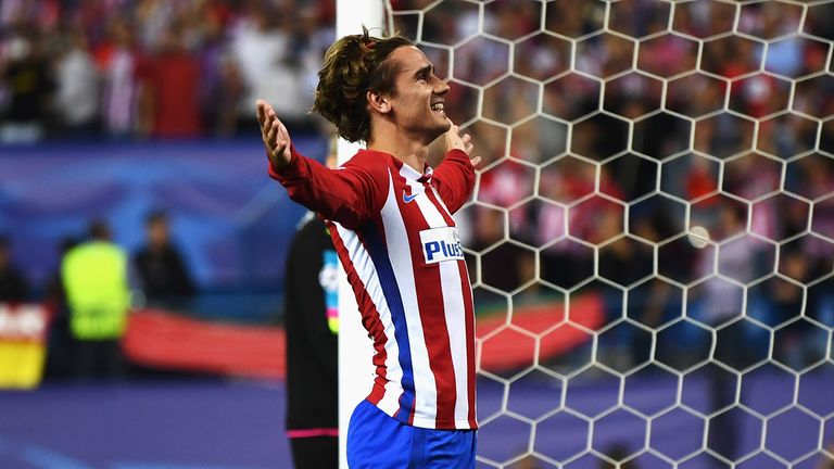 MADRID, SPAIN - APRIL 12:  Antoine Griezmann of Atletico Madrid celebrates after scoring his team's first goal of the game from the penalty spot during the
