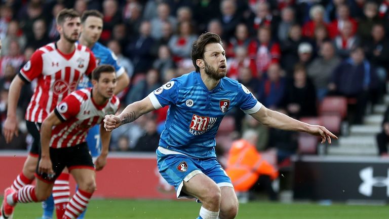 SOUTHAMPTON, ENGLAND - APRIL 01:  Harry Arter of AFC Bournemouth reacts as he misses a penalty during the Premier League match between Southampton and AFC 