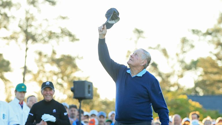 AUGUSTA, GA - APRIL 06:  Honorary starter Jack Nicklaus holds up his hat as Gary Player looks on during the first tee ceremony prior to the first round of 