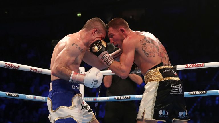 Liam Williams (R) was pulled out after nine rounds against Liam Smith.