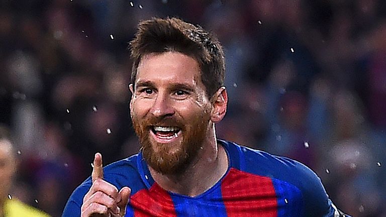 Lionel Messi celebrates after scoring against Sevilla CF at the Camp Nou