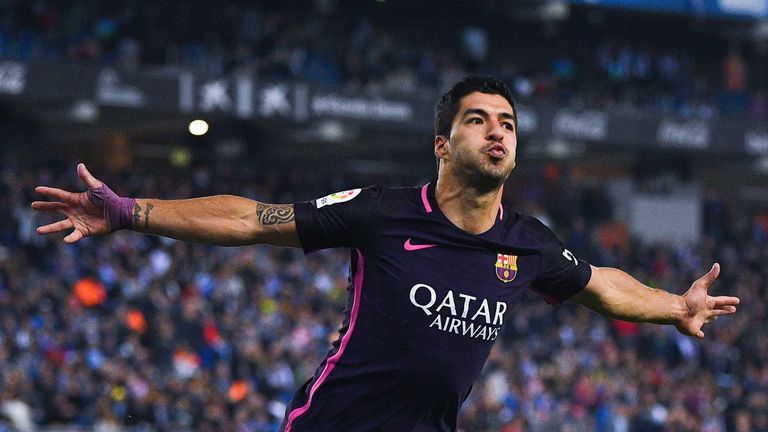 BARCELONA, SPAIN - APRIL 29:  Luis Suarez of FC Barcelona celebrates after scoring the opening goal during the La Liga match between RCD Espanyol and FC Ba