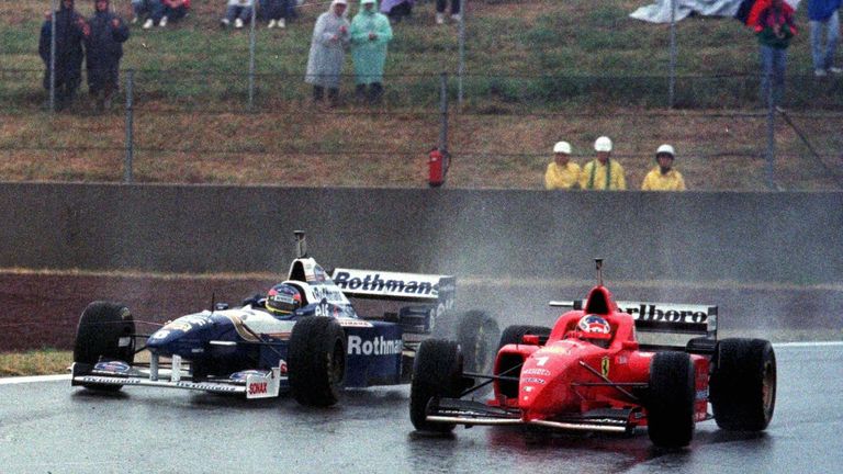 SPAIN - JUNE 02:  FORMEL 1: GP von SPANIEN BARCELONA 2.6.96, Michael SCHUMACHER ueberholt VILLENEUVE  (Photo by Marcus Brandt/Bongarts/Getty Images)