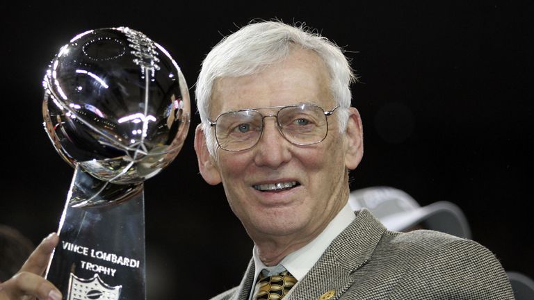 Dan Rooney holds the Vince Lombardi trophy after the Steelers' win in 2005