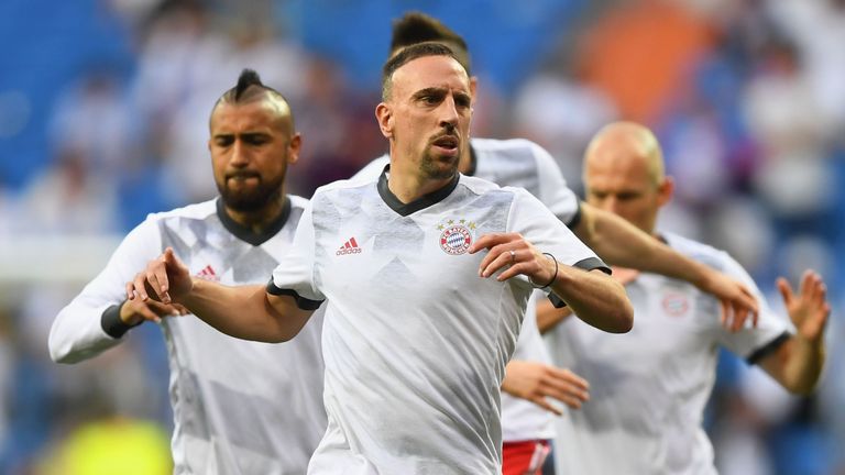 Franck Ribery of Bayern Muenchen warms up prior to the UEFA Champions League Quarter Final second leg match between Real Madrid and Bayern