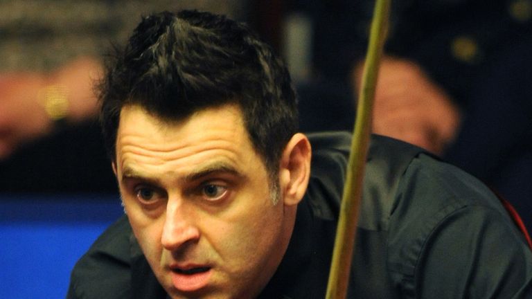 Ronnie O'Sullivan saw off Shaun Murphy in round two