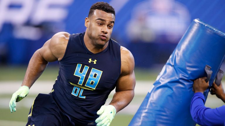 INDIANAPOLIS, IN - MARCH 05: Defensive lineman Solomon Thomas of Stanford participates in a drill during day five of the NFL Combine at Lucas Oil Stadium o