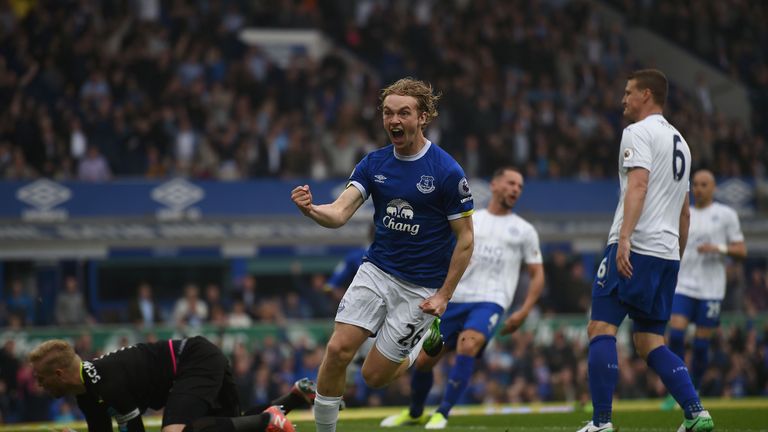 Tom Davies celebrates his goal in the first minute against Leicester