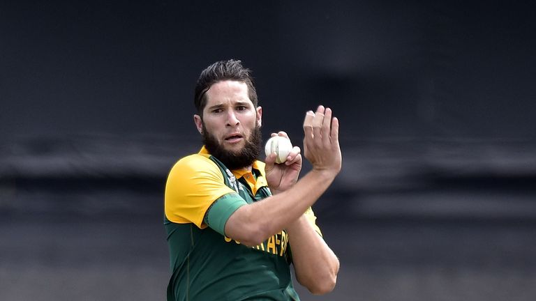 Wayne Parnell of South Africa bowls during the first Cricket World Cup one-day warm-up match between South Africa and Sri Lanka at Hagley Park Oval in Chri